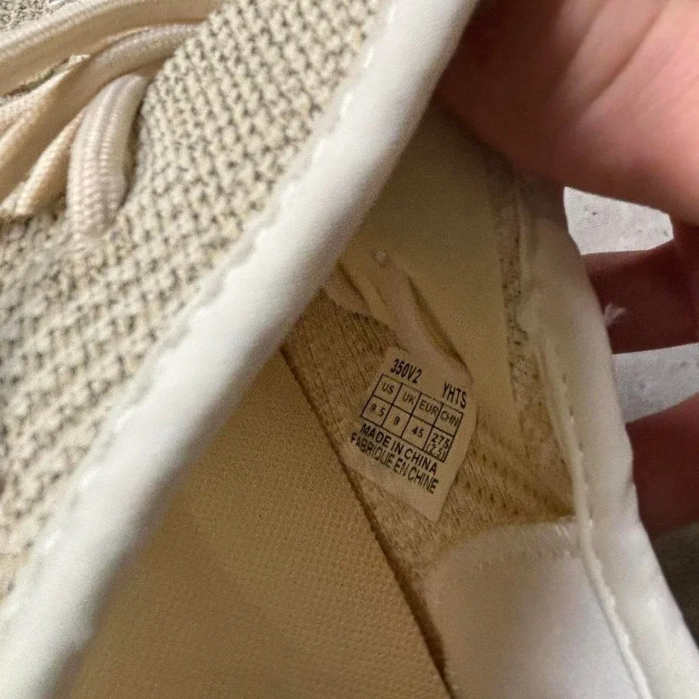Adidas Yeezy 350 V2 Trainers Men 9.5 Cream Yellow Primeknit Low Top Sneaker